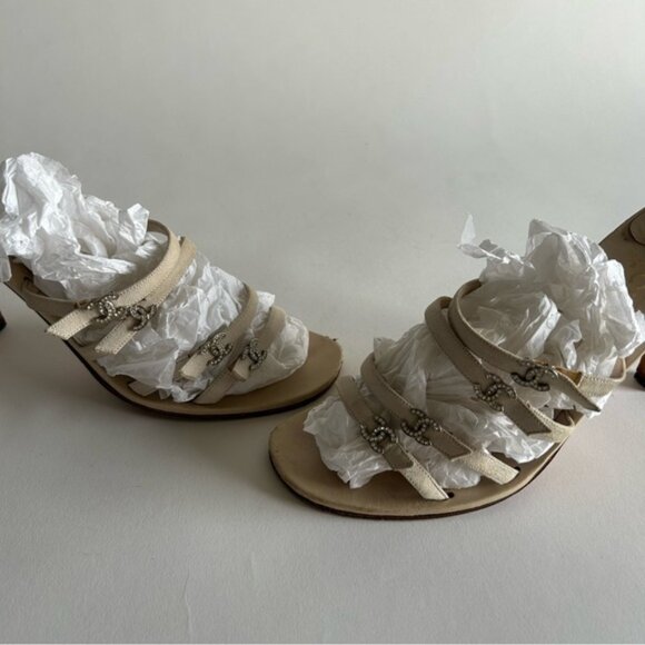Rare Chanel Iconic "CC" Rhinestone Metallic Leather Sandal Heels size 40 - Picture 13 of 13
